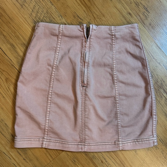 Free People Mini Skirt Sz 4 Salmon Colored - Picture 2 of 6